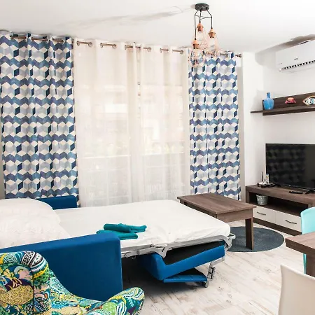 Laura Sea View Apartman *
